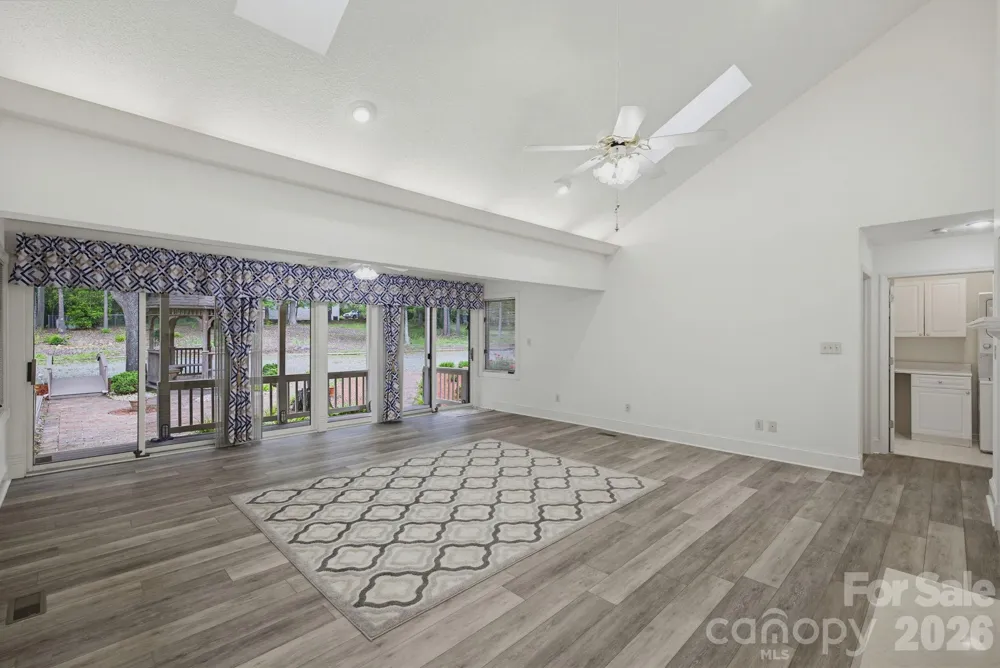 104 Willowbrook Drive Thomasville, NC 27360