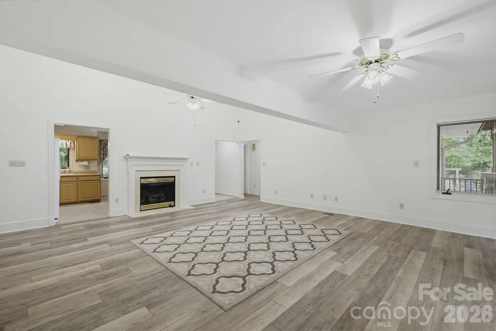 104 Willowbrook Drive Thomasville, NC 27360