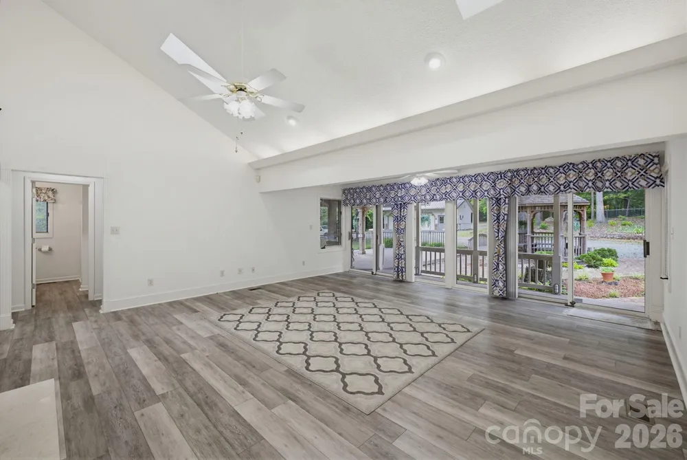 104 Willowbrook Drive Thomasville, NC 27360