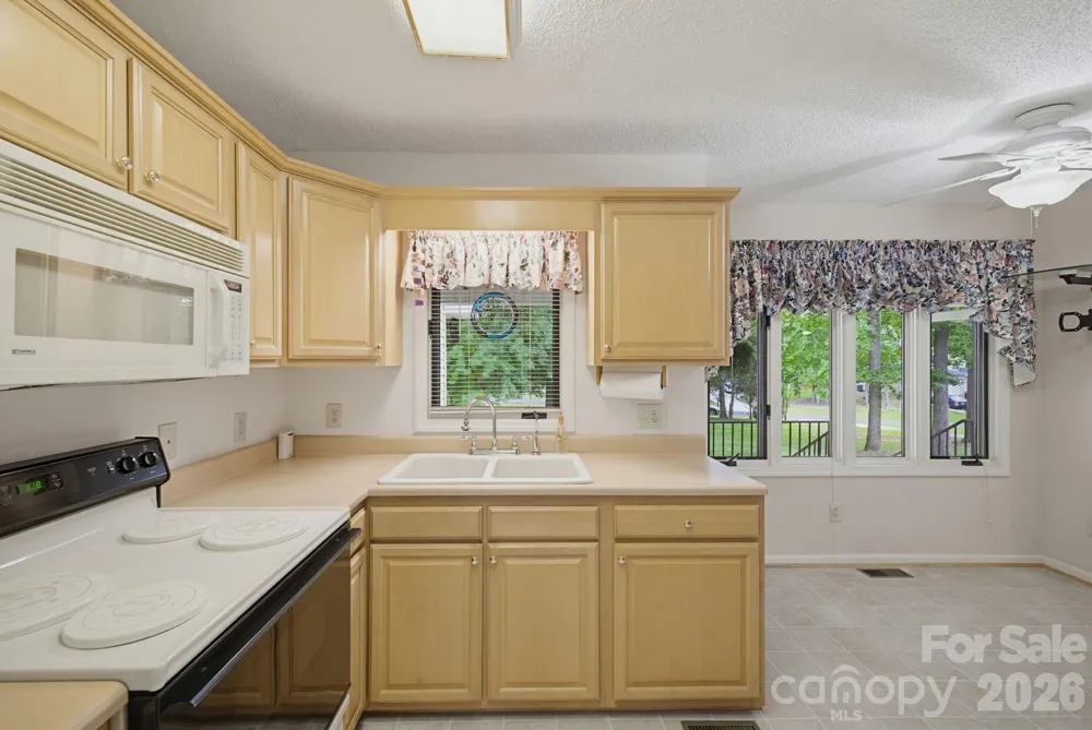 104 Willowbrook Drive Thomasville, NC 27360