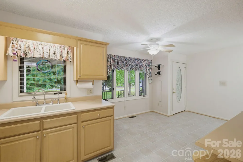 104 Willowbrook Drive Thomasville, NC 27360