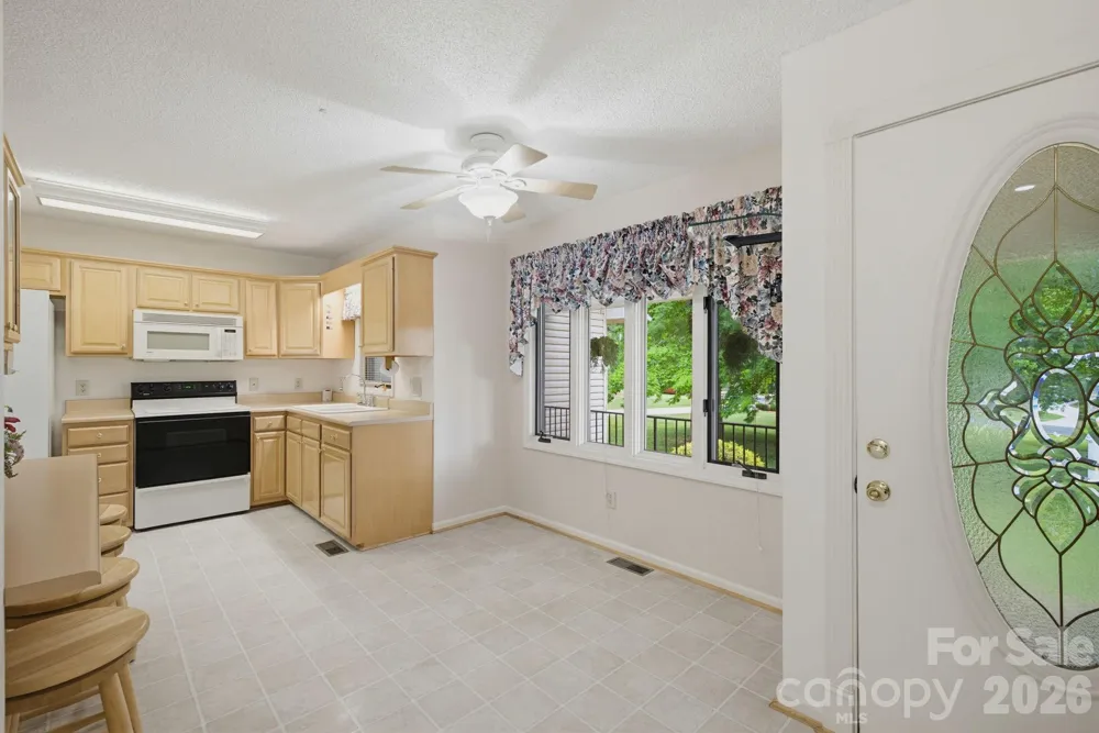 104 Willowbrook Drive Thomasville, NC 27360