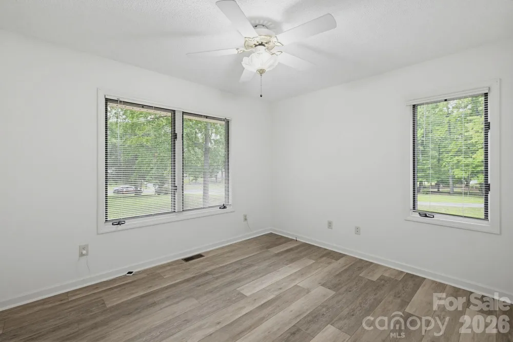 104 Willowbrook Drive Thomasville, NC 27360