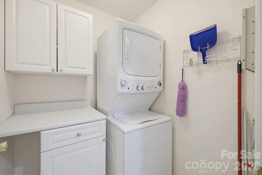 104 Willowbrook Drive Thomasville, NC 27360