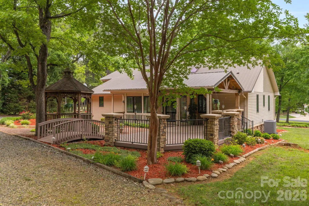 104 Willowbrook Drive Thomasville, NC 27360