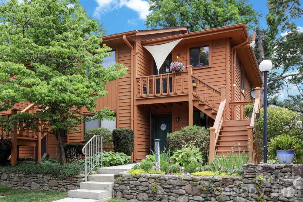 581 Courtwood Lane #4 Hendersonville, NC 28739