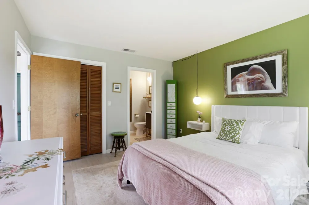 581 Courtwood Lane #4 Hendersonville, NC 28739