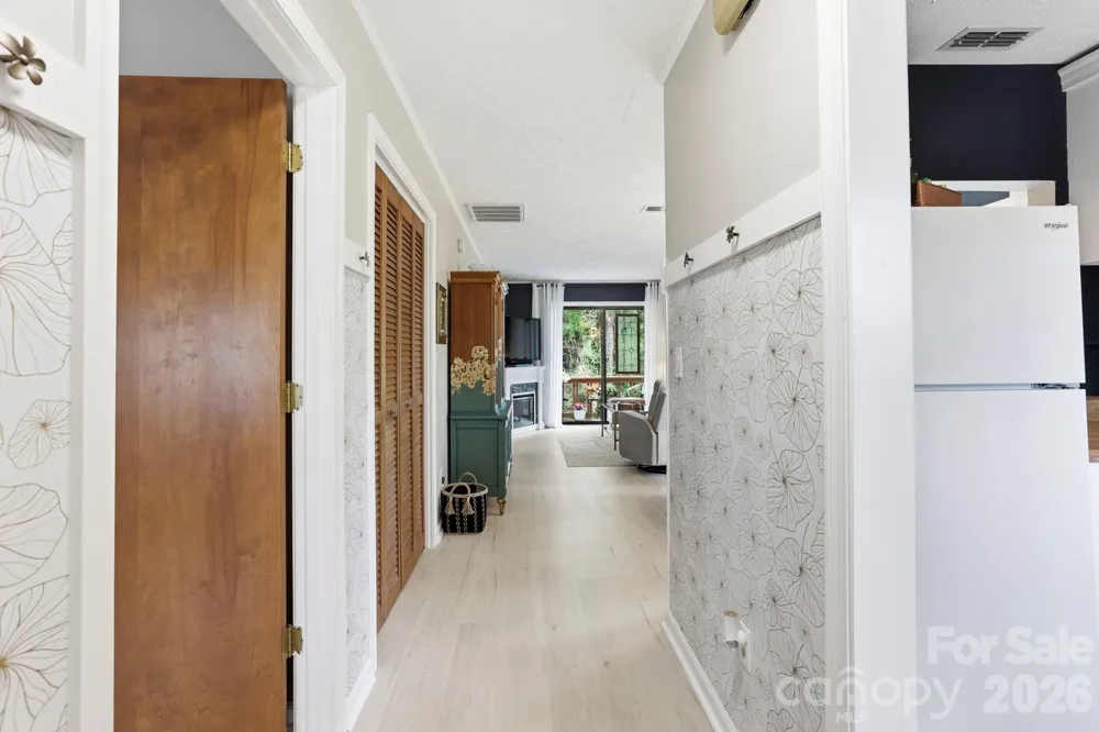 581 Courtwood Lane #4 Hendersonville, NC 28739