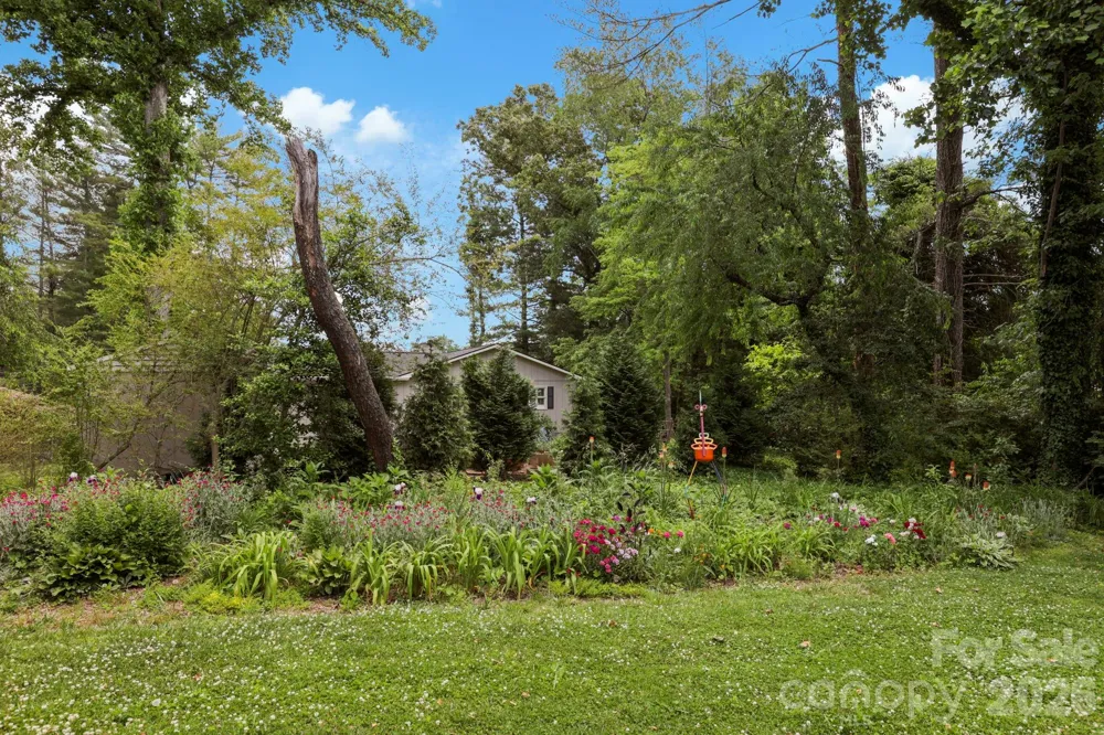 581 Courtwood Lane #4 Hendersonville, NC 28739