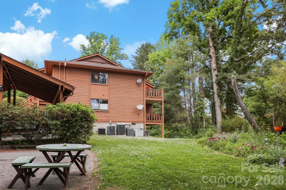 581 Courtwood Lane #4 Hendersonville, NC 28739