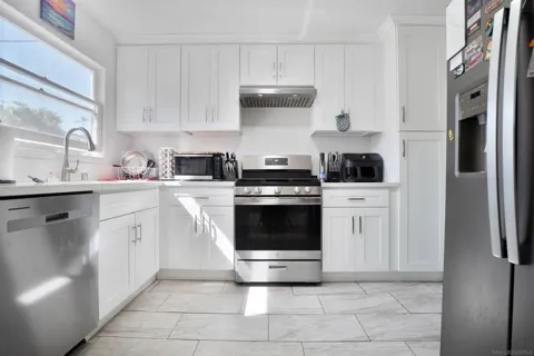 7203 Blackton