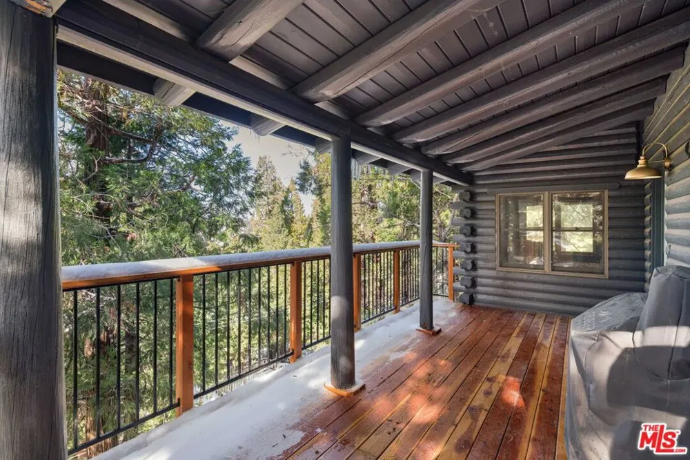 24015 Altdorf Drive Crestline, CA 92325