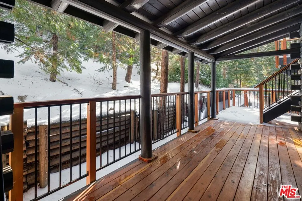 24015 Altdorf Drive Crestline, CA 92325