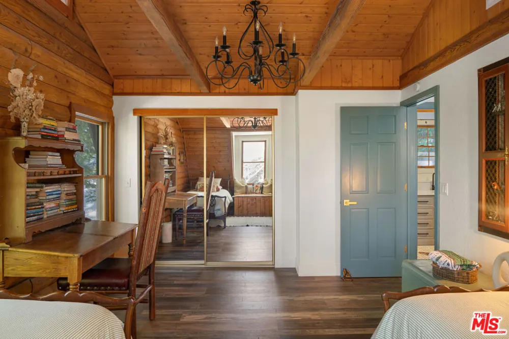 24015 Altdorf Drive Crestline, CA 92325