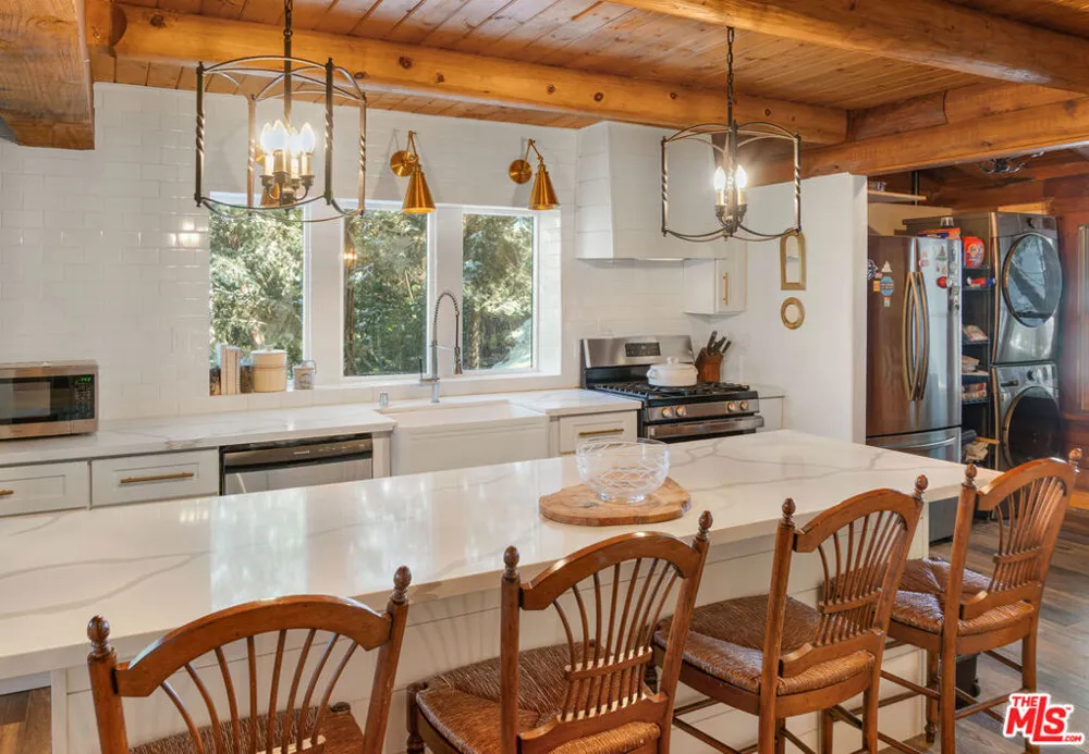24015 Altdorf Drive Crestline, CA 92325