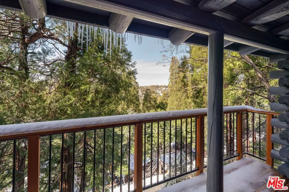 24015 Altdorf Drive Crestline, CA 92325