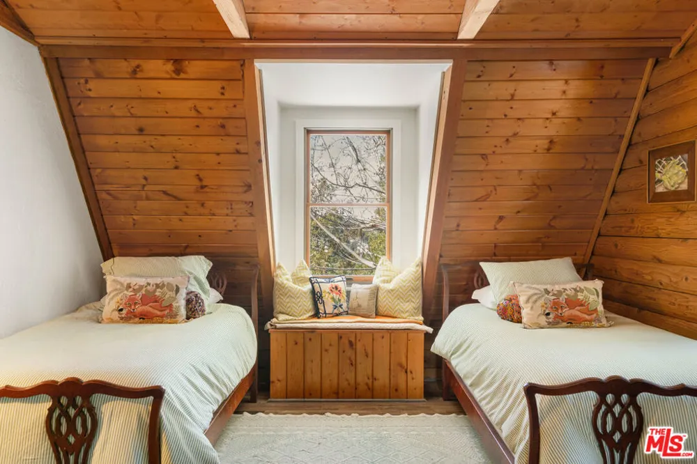 24015 Altdorf Drive Crestline, CA 92325