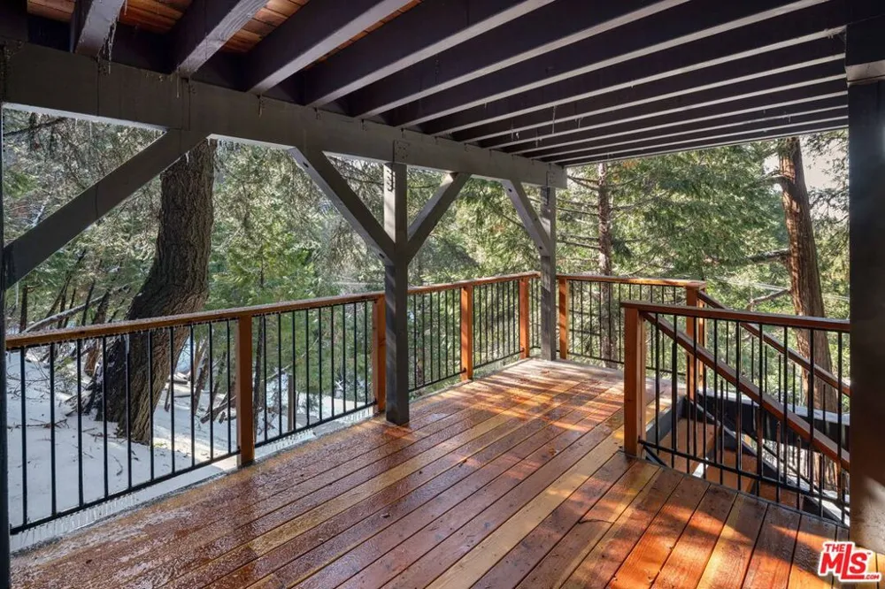 24015 Altdorf Drive Crestline, CA 92325