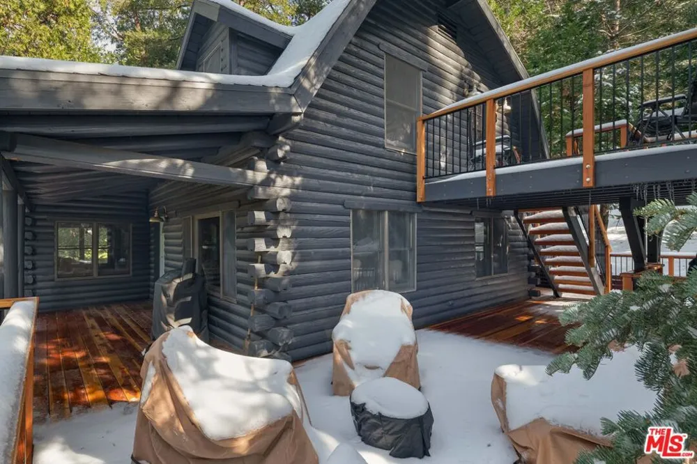 24015 Altdorf Drive Crestline, CA 92325