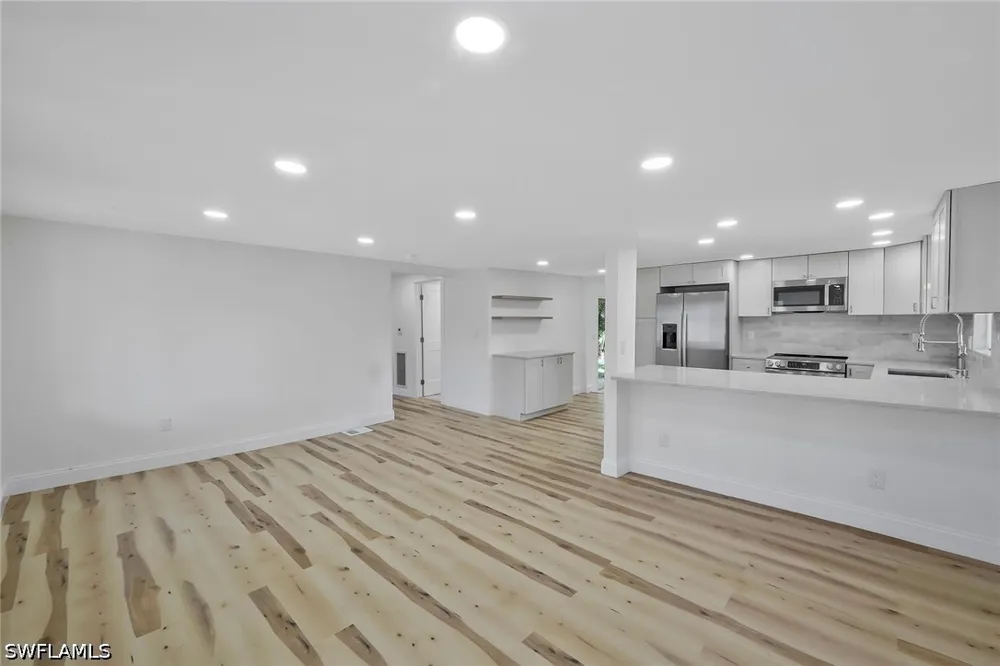 Oakley Avenue Fort Myers, FL 33901