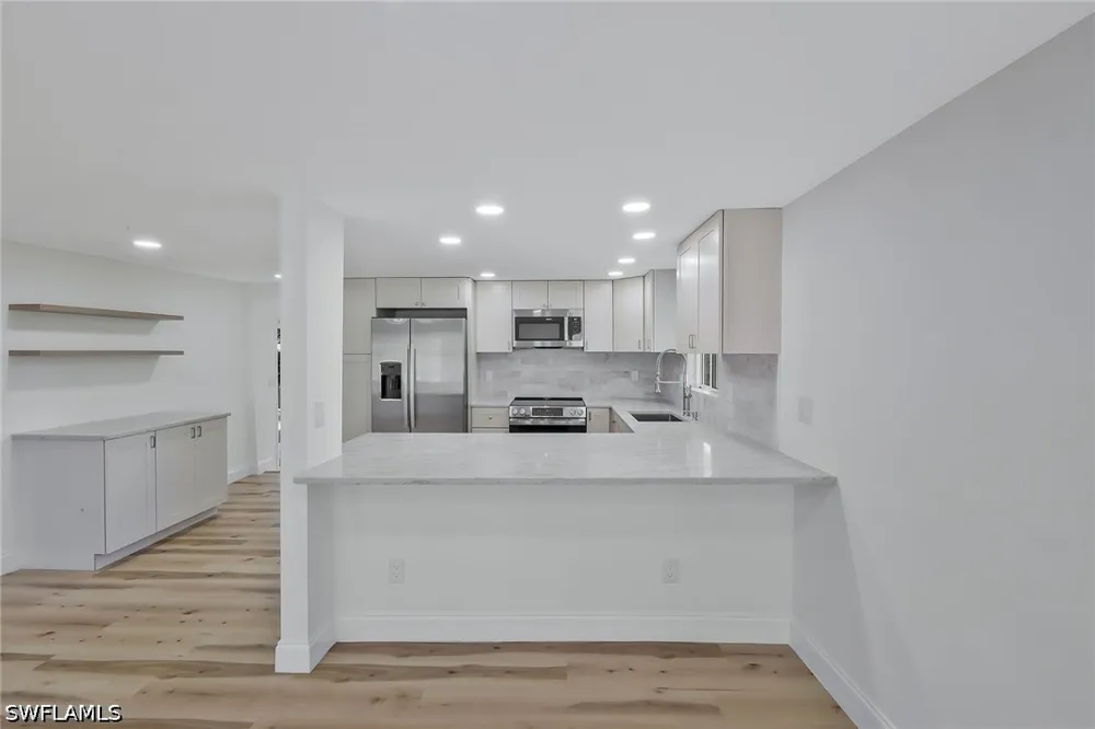 Oakley Avenue Fort Myers, FL 33901