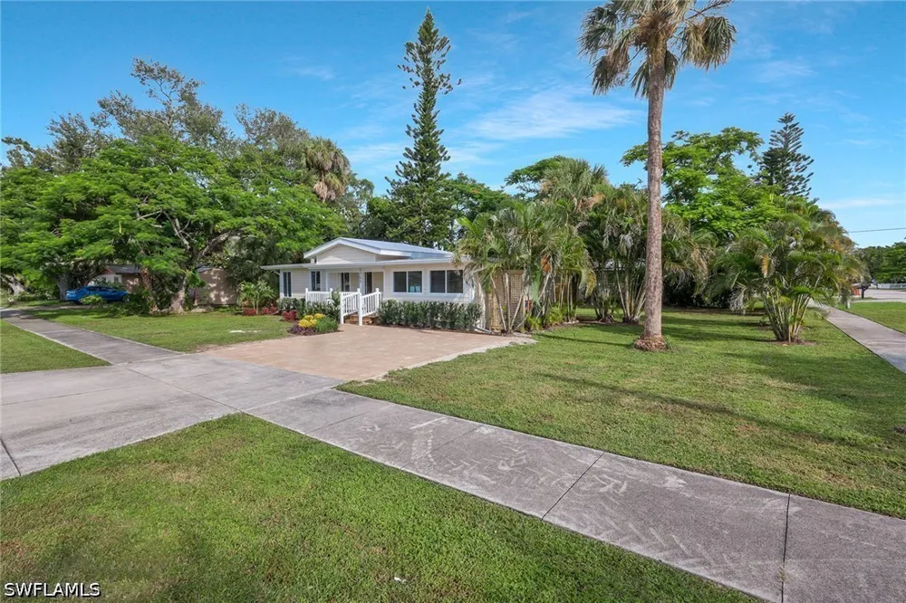 Oakley Avenue Fort Myers, FL 33901