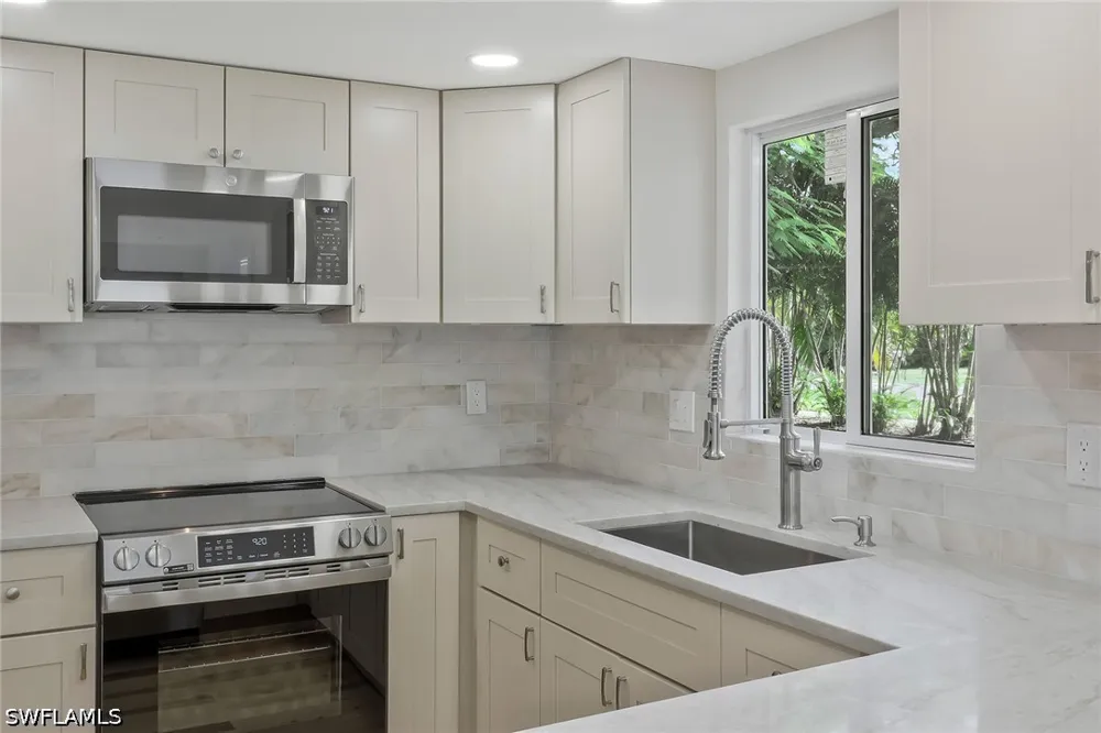 Oakley Avenue Fort Myers, FL 33901
