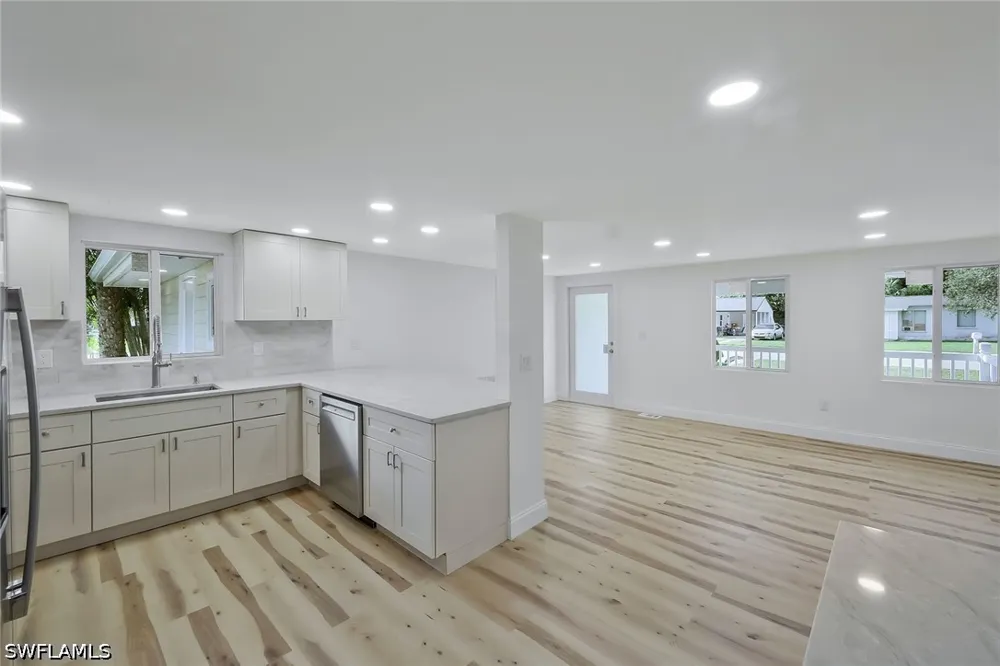 Oakley Avenue Fort Myers, FL 33901