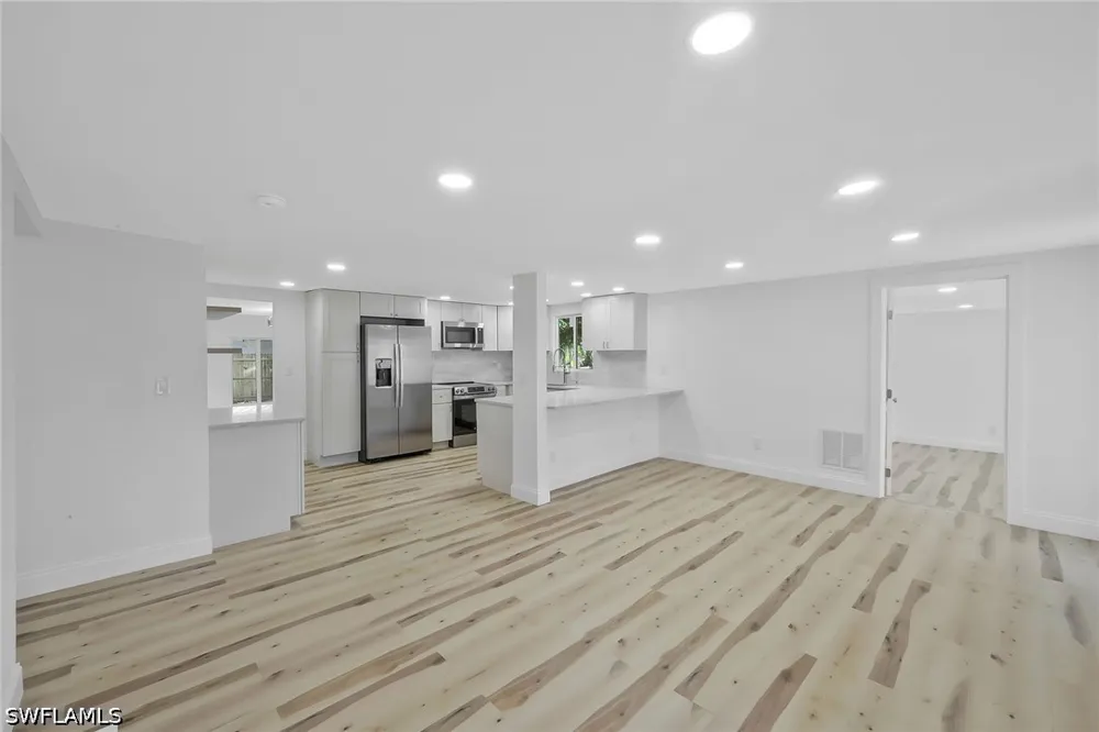 Oakley Avenue Fort Myers, FL 33901