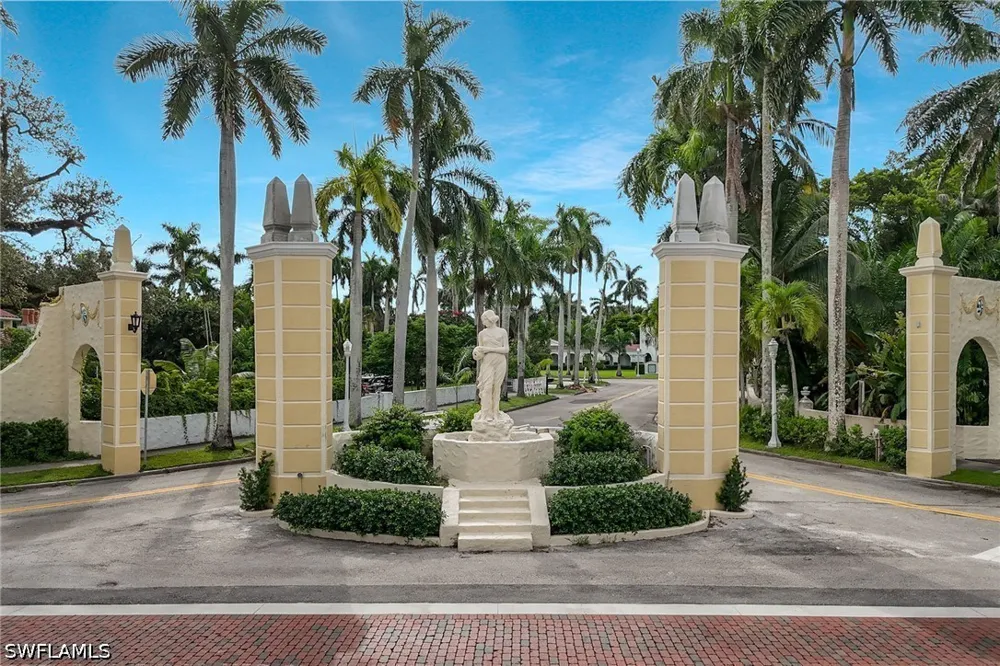 Oakley Avenue Fort Myers, FL 33901