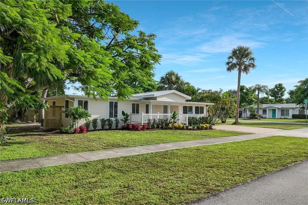 Oakley Avenue Fort Myers, FL 33901