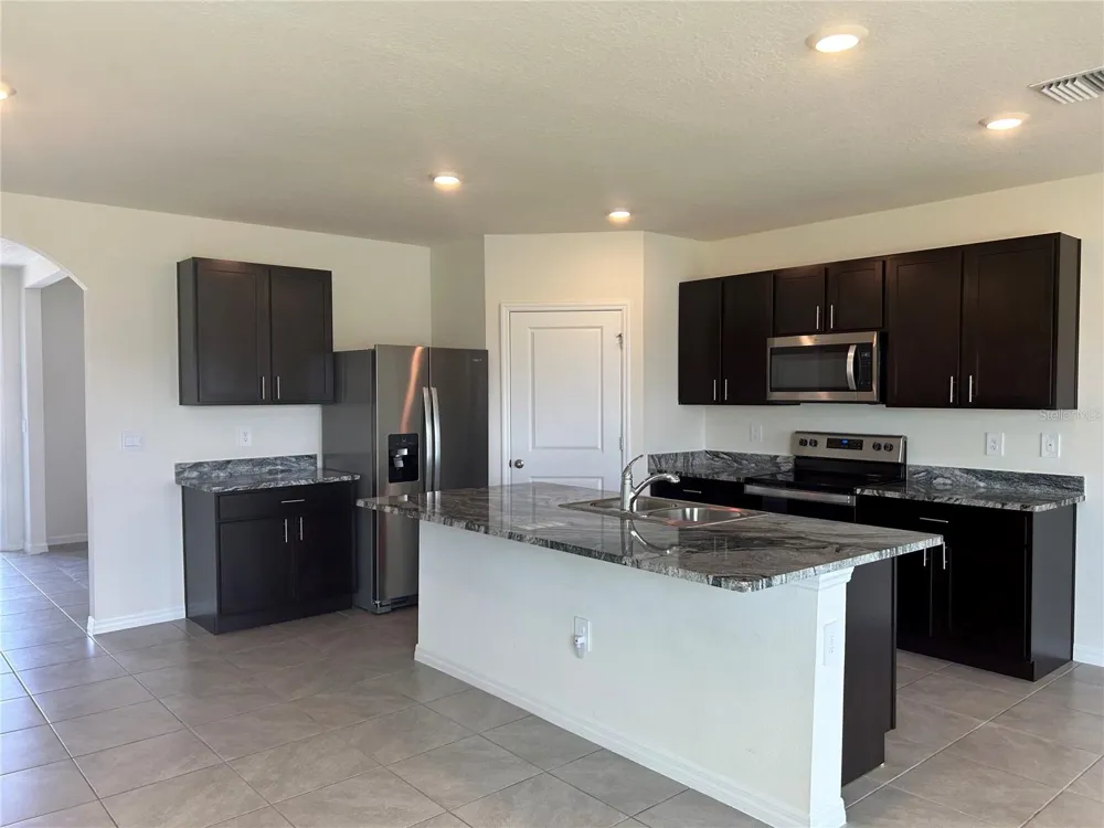 17218 RESERVA DRIVE Bradenton, FL 34211