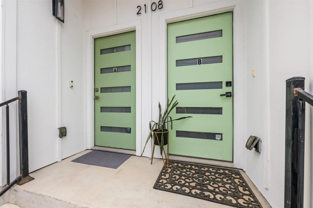 2108 Rosewood Avenue #B Austin, TX 78702