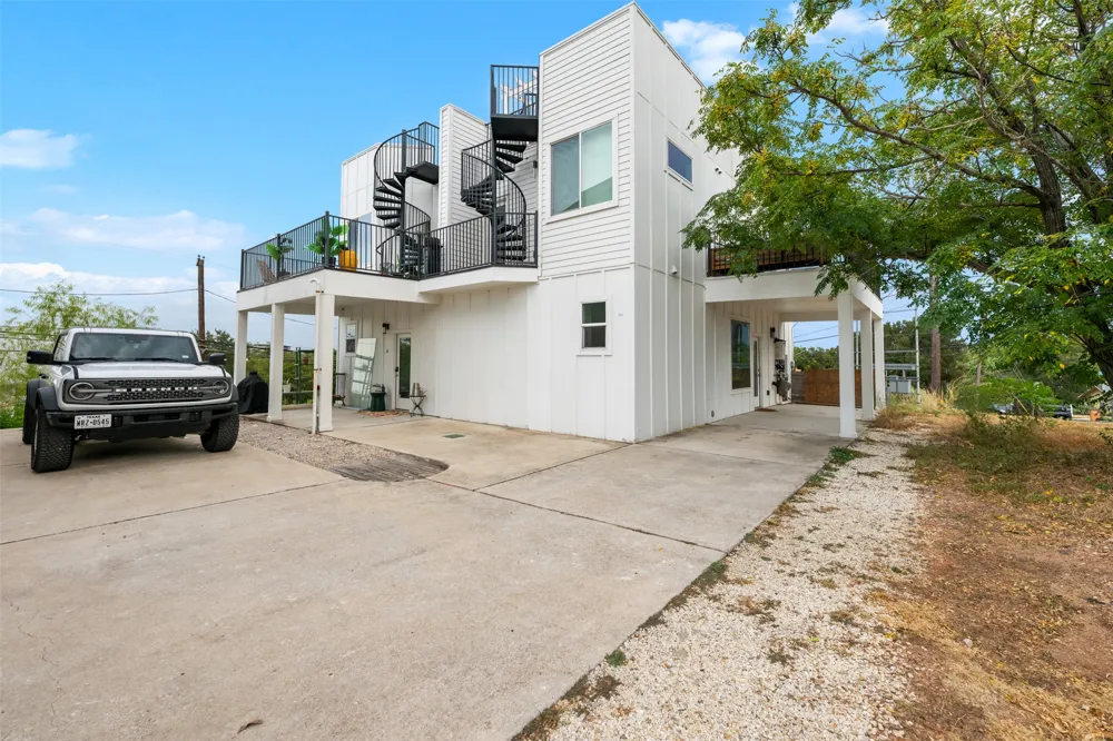 2108 Rosewood Avenue #B Austin, TX 78702