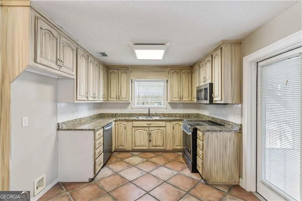 60 Laurel Grove RD Brunswick, GA 31523
