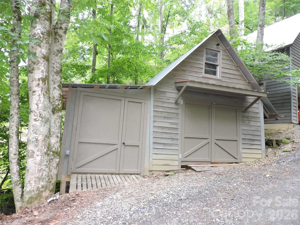 963 Melton Branch Road Bakersville, NC 28705