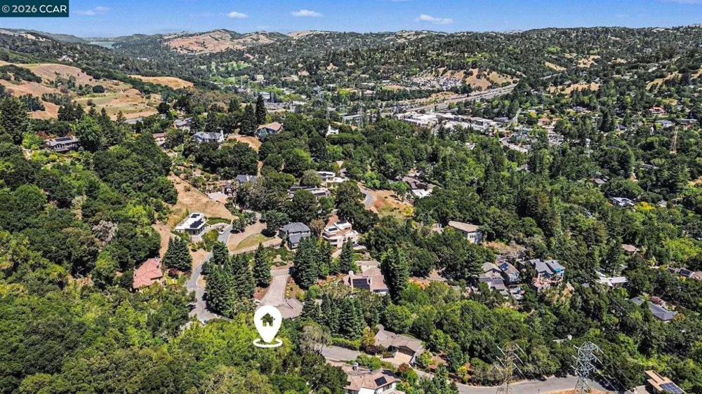 46 Oak Rd Orinda, CA 94563