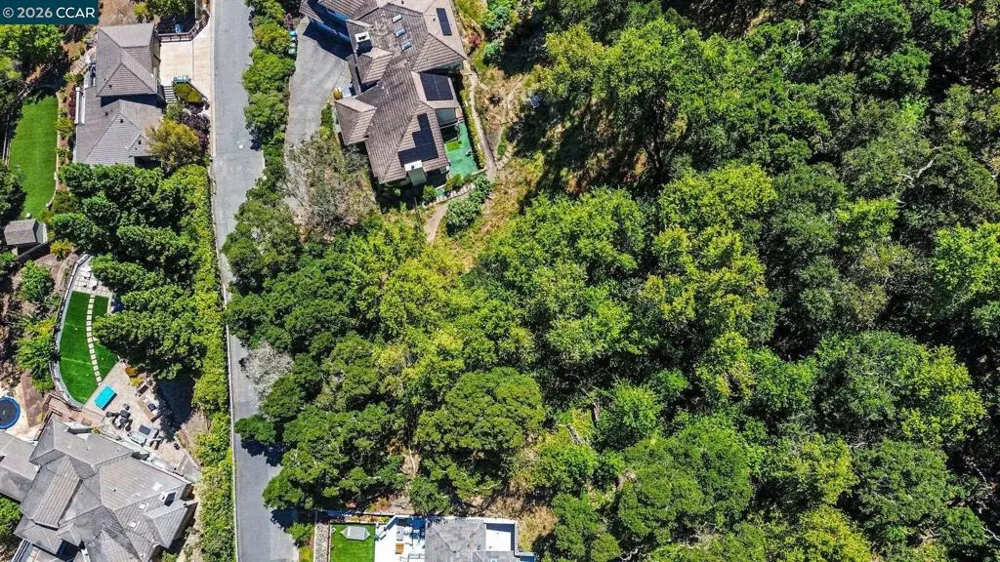 46 Oak Rd Orinda, CA 94563