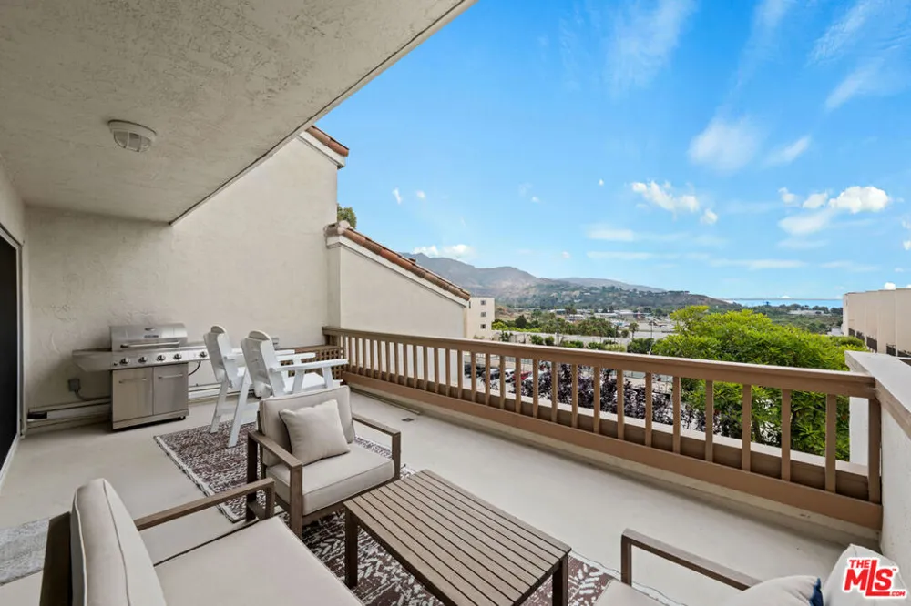23908 De Ville Way #A Malibu, CA 90265