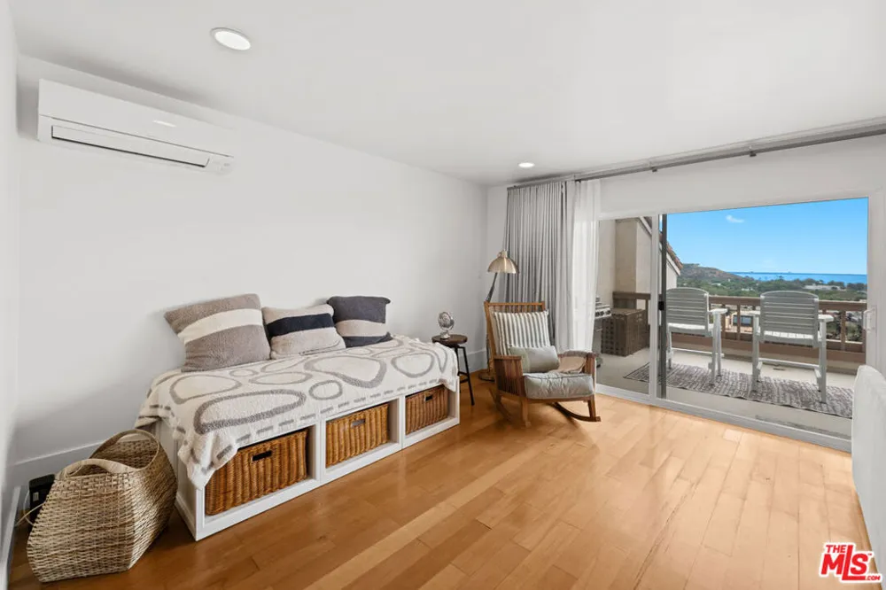 23908 De Ville Way #A Malibu, CA 90265