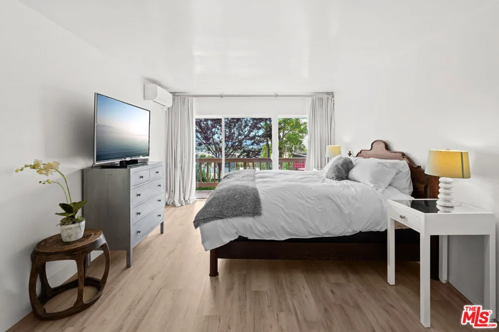 23908 De Ville Way #A Malibu, CA 90265
