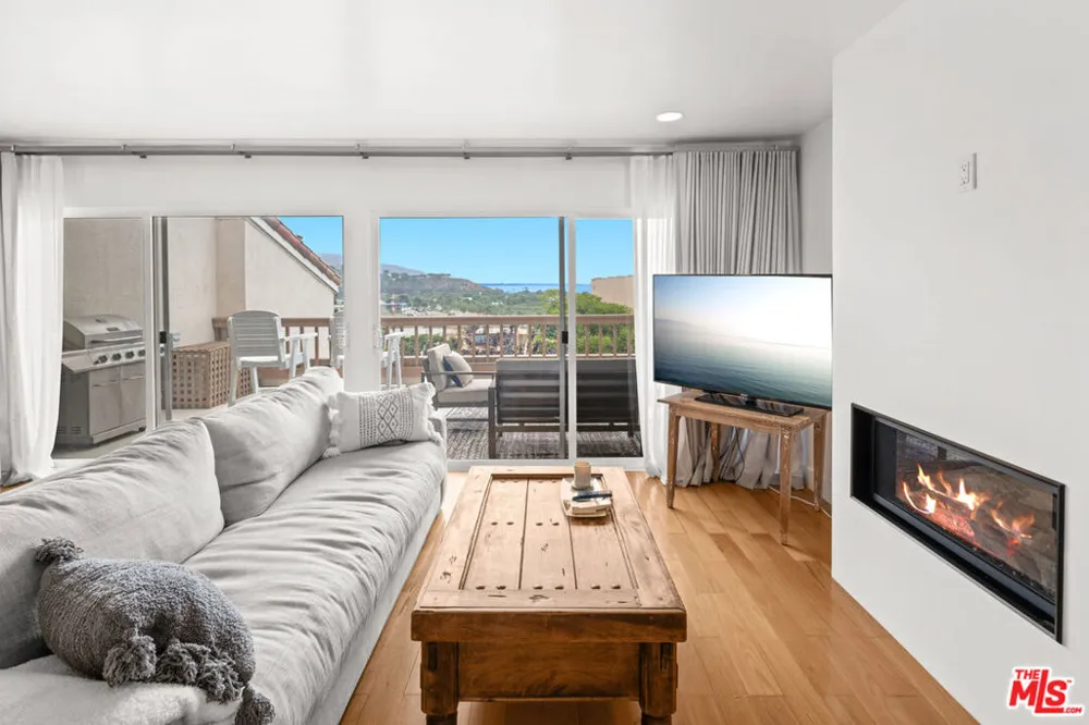 23908 De Ville Way #A Malibu, CA 90265