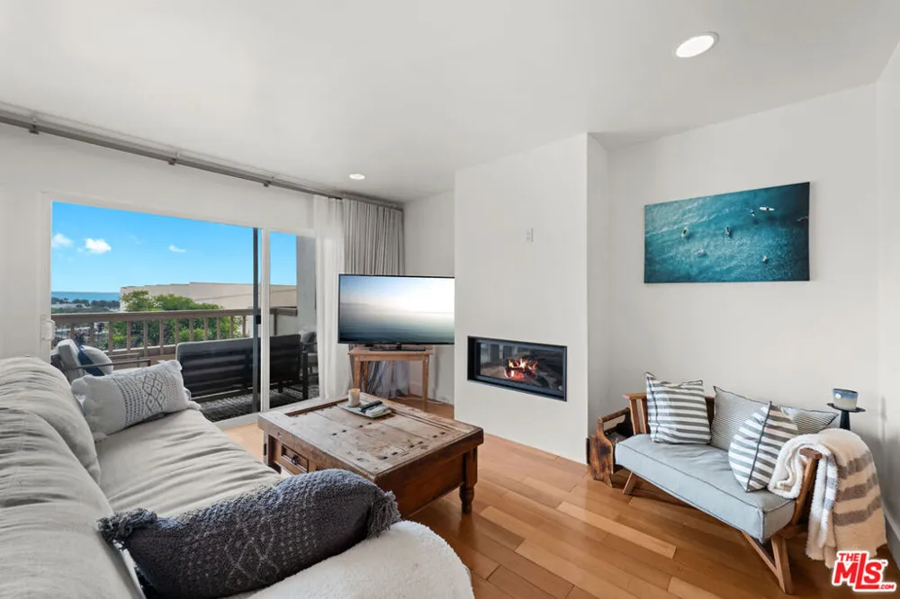 23908 De Ville Way #A Malibu, CA 90265