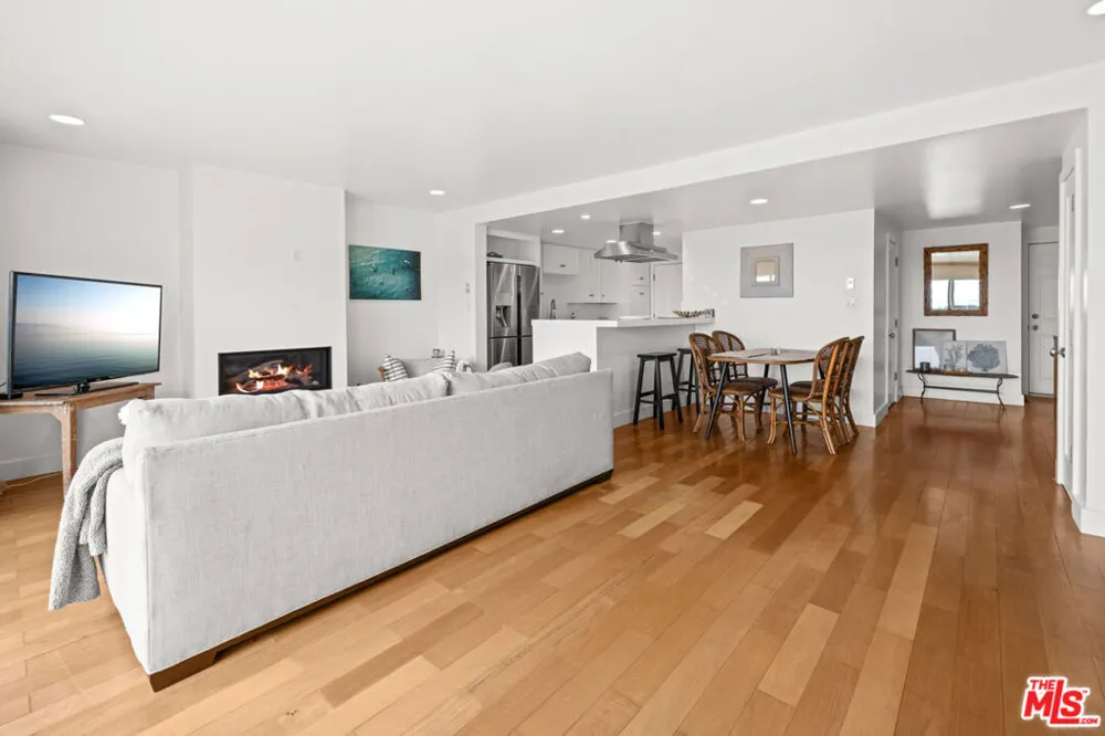23908 De Ville Way #A Malibu, CA 90265