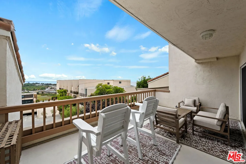 23908 De Ville Way #A Malibu, CA 90265