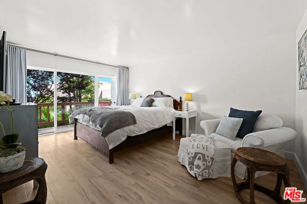 23908 De Ville Way #A Malibu, CA 90265