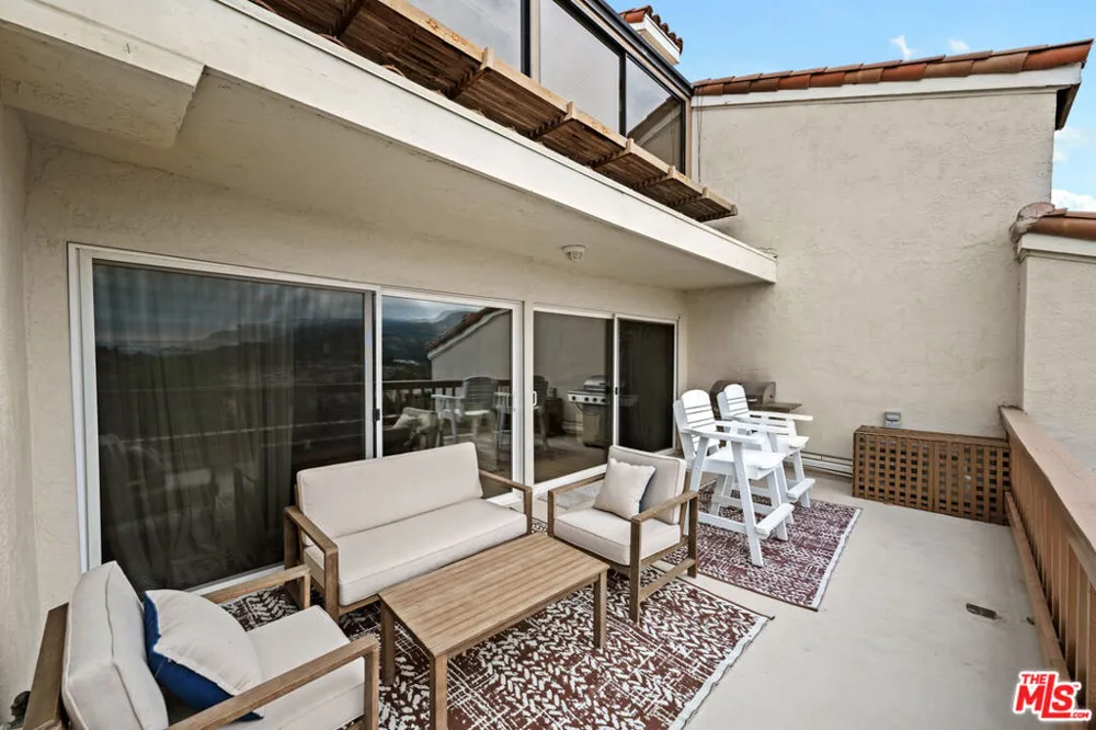 23908 De Ville Way #A Malibu, CA 90265