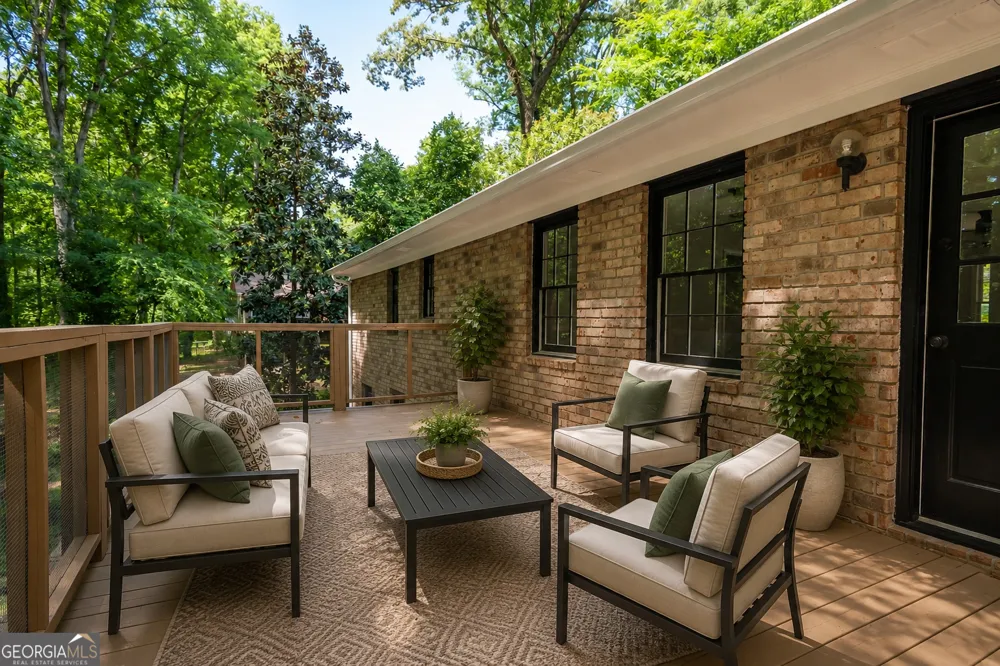 1051 Crooked Creek RD Watkinsville, GA 30677