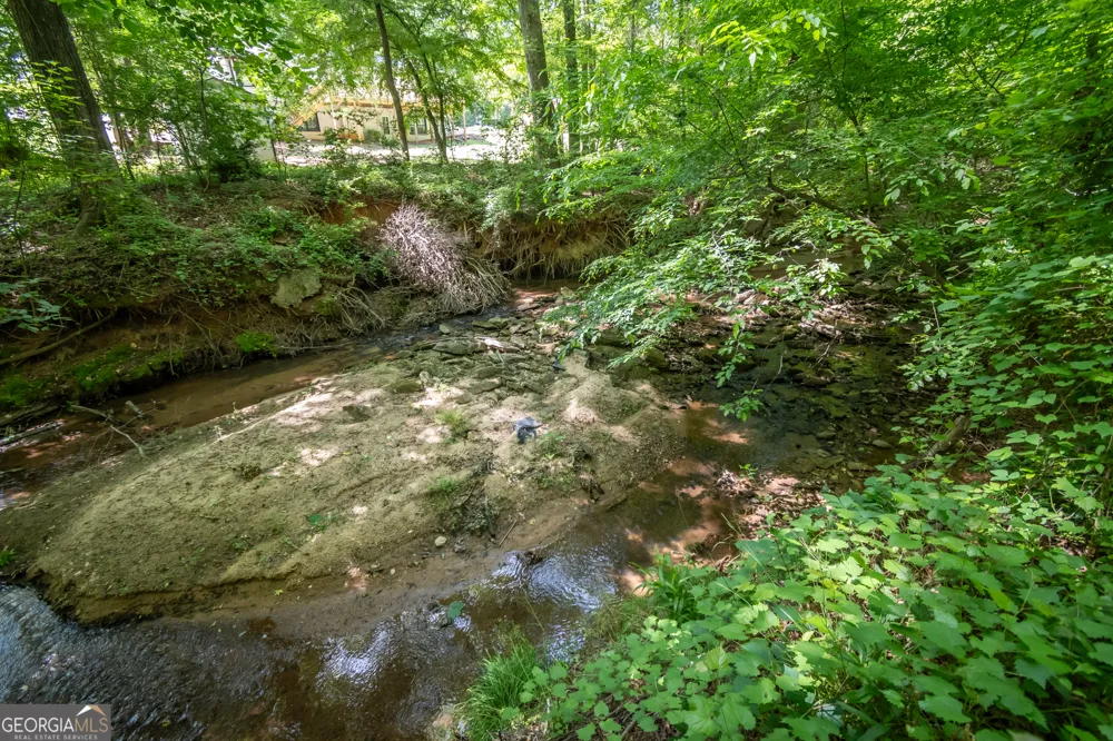 1051 Crooked Creek RD Watkinsville, GA 30677