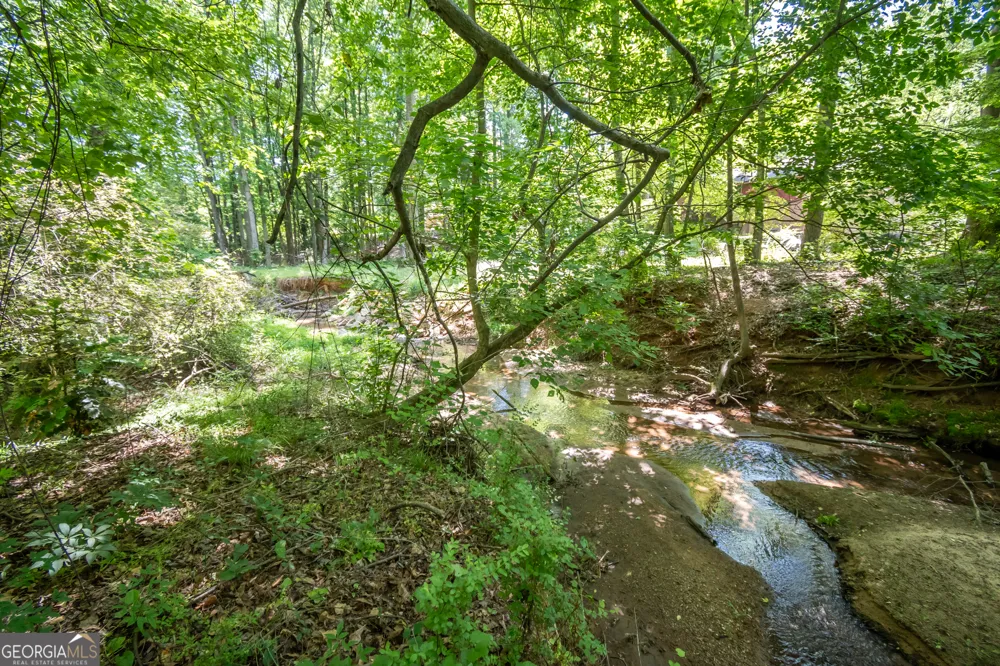 1051 Crooked Creek RD Watkinsville, GA 30677